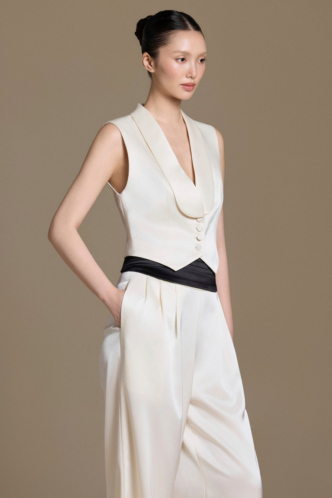Modème Tailored Silk Vest | 01-modeme-tailored-taffeta-vest