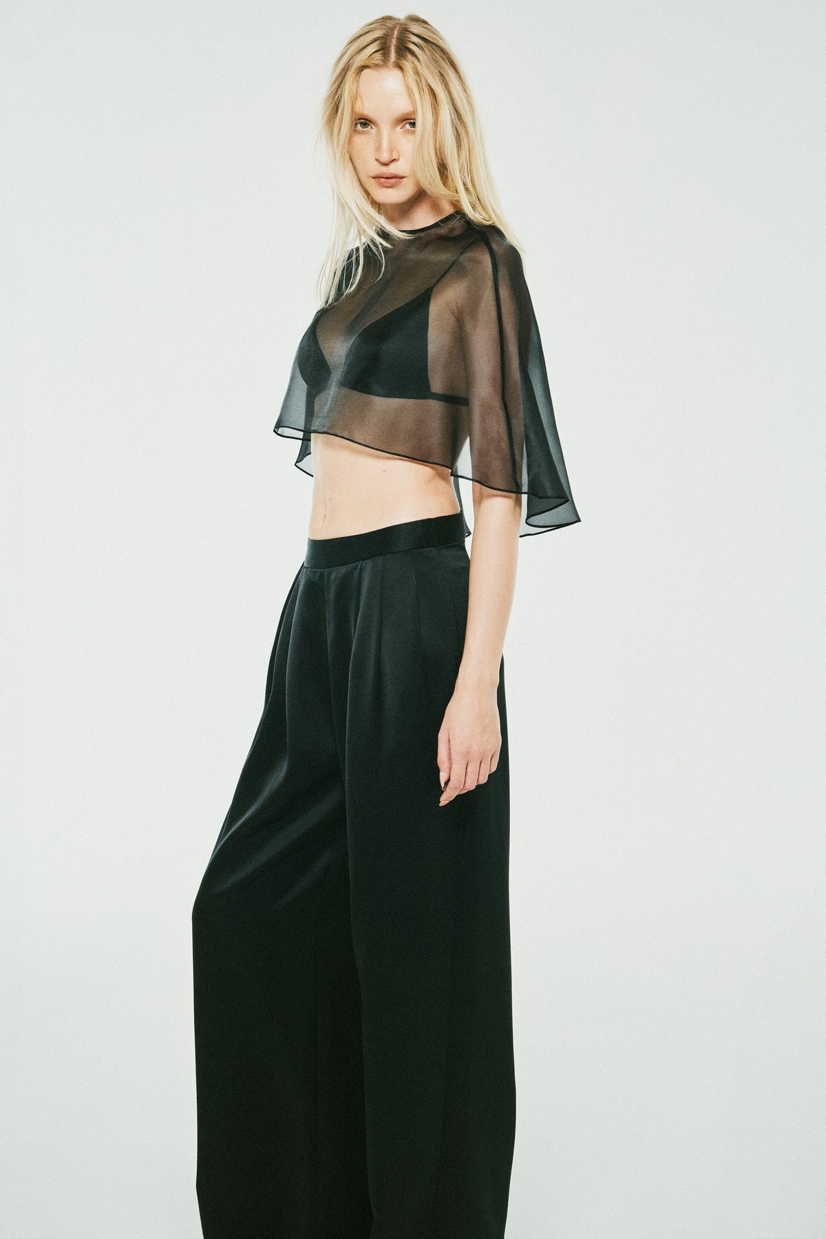 Airy Black Mini-cape | 04-airy-black-mini-cape