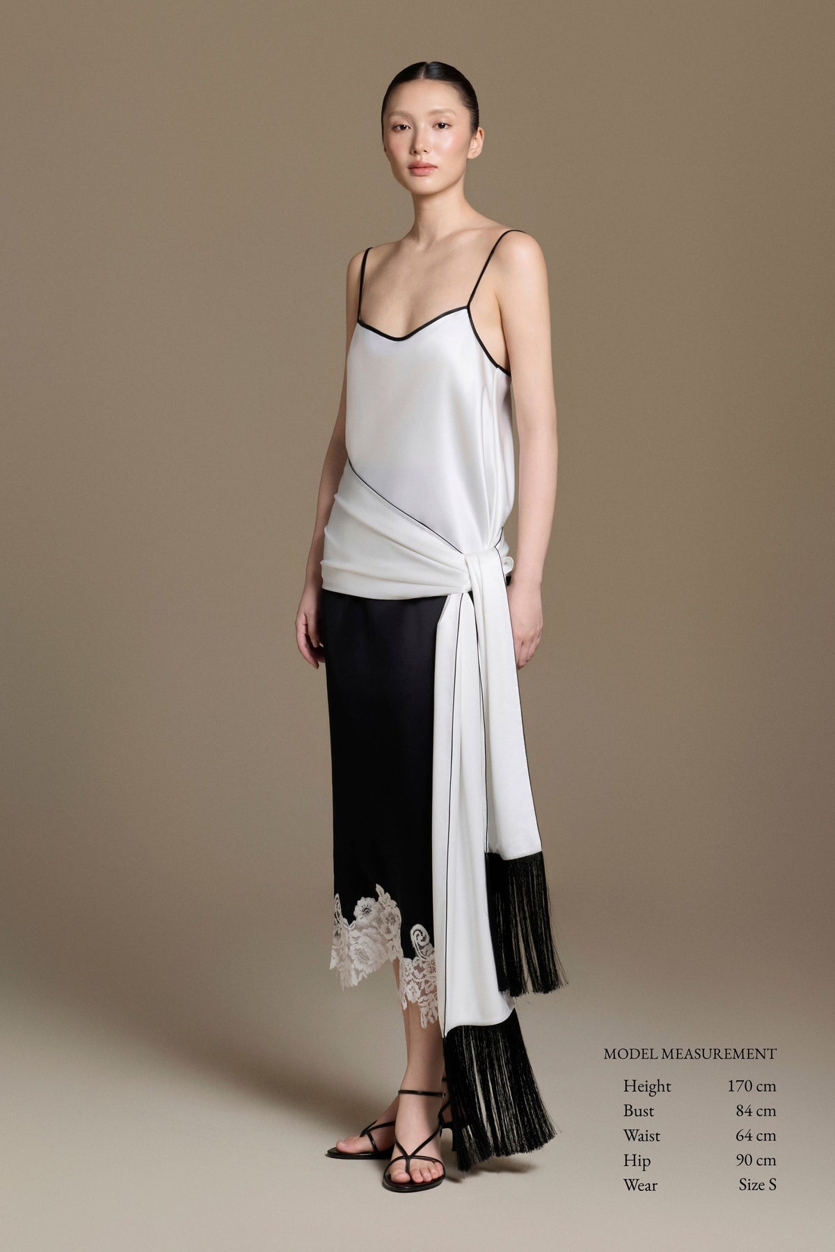 Black Stream-lined Silk Scarf | Catalogue 05